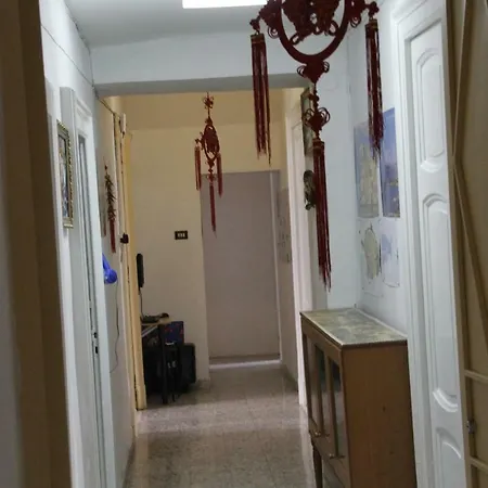1bed In Basic 8 Bed Mixed Dorm Vendégház *