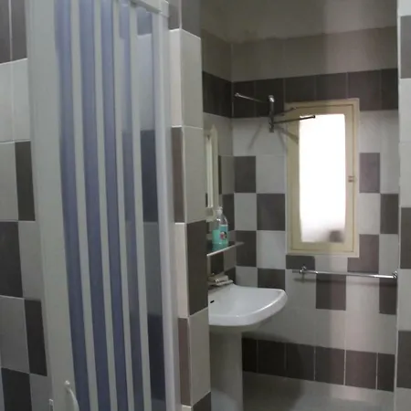 1bed In Basic 8 Bed Mixed Dorm *